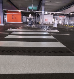 Talne označbe za ceste, parkirišča, industrijske objekte