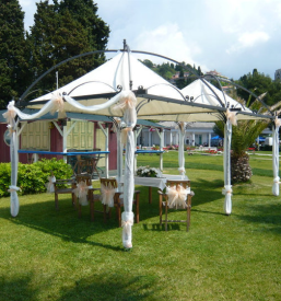 Okrasitev prostora za poroko s cvetjem Grosuplje