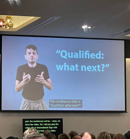 Usposobljeni tolmači slovenskega znakovnega jezika