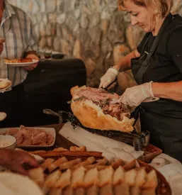 Poročni catering