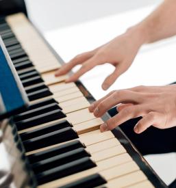 Najem pianista za dogodke Goriška, Slovenija