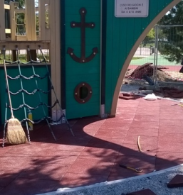 Vinil in podi za dvorane Slovenija