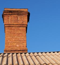 Izvedba priklopa na dimnik kaminske peči Slovenija