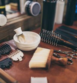 Striženje in urejanje brade Logatec