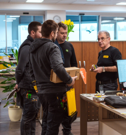 Prodajalec lesa na debelo Slovenija