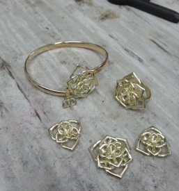 Izdelava zaročnega prstana po meri osrednjeslovenska