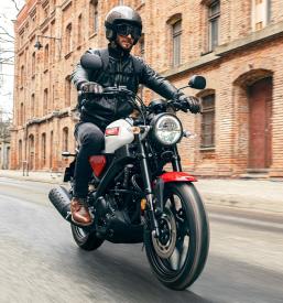 Odkup motornih koles Izola, Obala