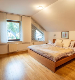 Preiswertes Familienapartment Rateče