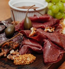 Good restaurant by Ljubljanica