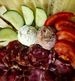 Kvaliteten domač ovčji sir Bovec