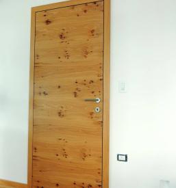 Kvalitetna izdelava lesenih vrat Savinjska