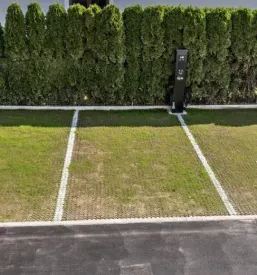 Parcheggi con stazioni di ricarica elettrica presso il resort Lubiana