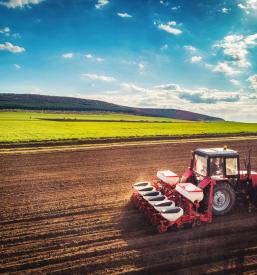 Prodaja in servis kmetijske mehanizacije Slovenija