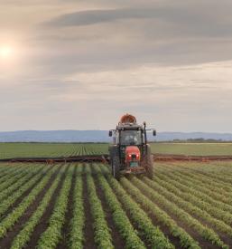 Servis in dostava kmetijske mehanizacije v Sloveniji