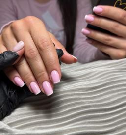 podaljševanje nohtov Maribor