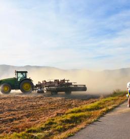 Popravilo traktorjev na lokaciji Ljubljana