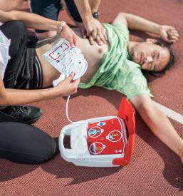 Nakup polavtomatskega defibrilatorja Slovenija