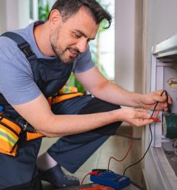 Elektroinštalaterji