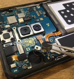 Menjava razbitega Iphone ekrana Ljubljana