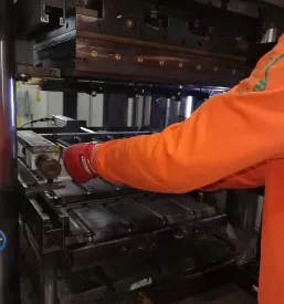 Brizganje gumenih tesnil v Lenartu