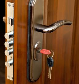 Kvalitetna vrata, okna, senčila Slovenija