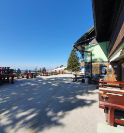 Planinska gostilna na Krvavcu