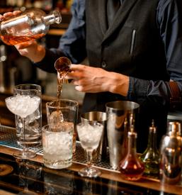 Mobilni šank za cocktail tujina