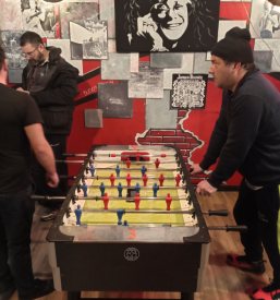 Mali nogomet v lokalu v Kopru