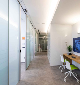 Zobozdravnik za odrasle v ambulanti za Domžale