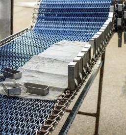 Proizvodni tekoči trak Slovenija