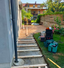 Montaža zunanjih talnih oblog iz lesa Osrednja Slovenija