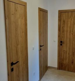 Masivna lesena notranja vrata v Sloveniji