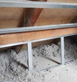 Vpihovanje lesnih kosmičev in EPS kroglic