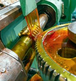 Dobava maziv za vozila in industrijo