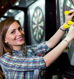 Športno igranje pikada v društvu Trbovlje