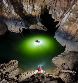 Günstiger Besuch der Planina Höhle mit einem Boot Slowenien