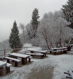 Planinska koča Hleviška planina