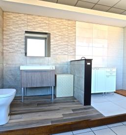 Salon keramike Primorska, Obala