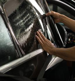 Ugodno temnenje stekel v Ljubljani