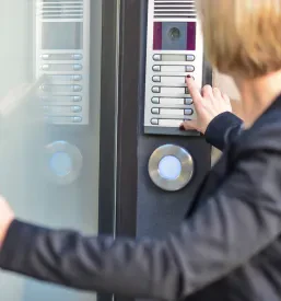 Biometrične rešitve in sistemi kontrole dostopa