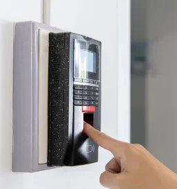 Sistemi kontrole z biometrijo šarenice