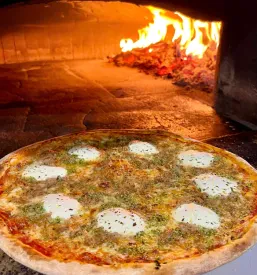 Praznovanje v pizzeriji na Dolenjskem