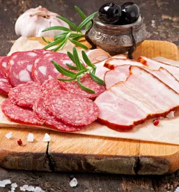 Balkanske specialitete in halal ponudba v Ljubljani