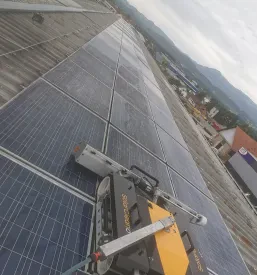Čiščenje sončnih elektrarn