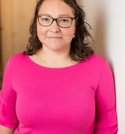 Ajda Strnad nudi individualno svetovanje najstniku v udobnem okolju, kar predstavlja učinkovito pomoč najstnikom Slovenija pri reševanju njihovih izzivov.