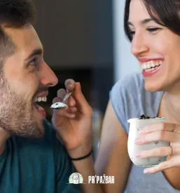 Samopostrežni avtomat z izdelki iz mleka Trzin