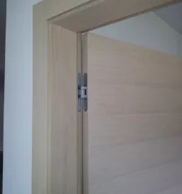 Lesena vrata za dom in poslovne prostore Savinjska