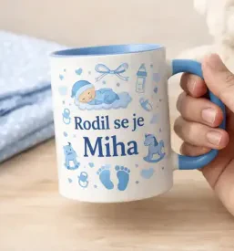 Personaliziran bel keramični lonček z napisom, odlično za promocijski material.