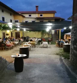 Traditional Osmica Karst