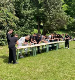 Miza za praktične vaje pri pouku in izobraževanju programa veterinarski tehnik v Mariboru.